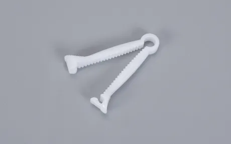 O que é uma pinça descartável para cordão umbilical e por que ela é essencial para o cuidado do recém-nascido?